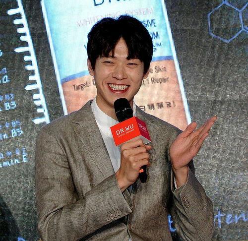 娱乐圈一线吃瓜人,揭秘明星幕后故事  第3张